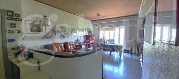 3 rooms Apartment in Bari, Italy No. 259549 6