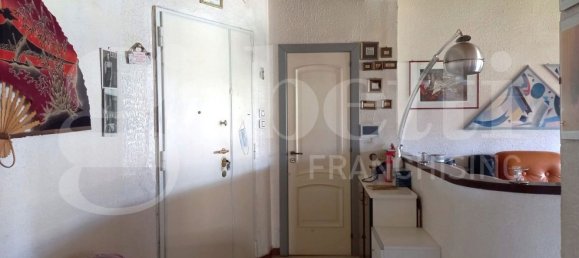 3 rooms Apartment in Bari, Italy No. 259549 10