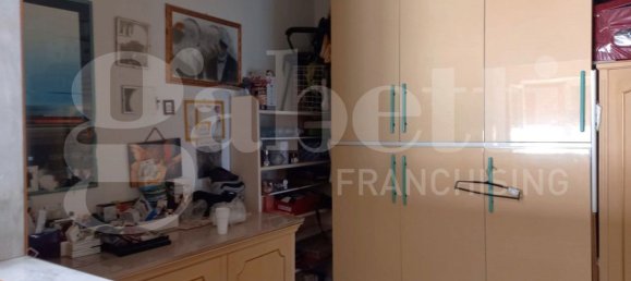 3 rooms Apartment in Bari, Italy No. 259549 18