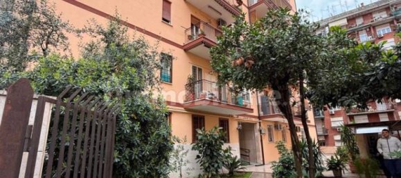 2 bedrooms Apartment in Rome, Italy No. 333582 17