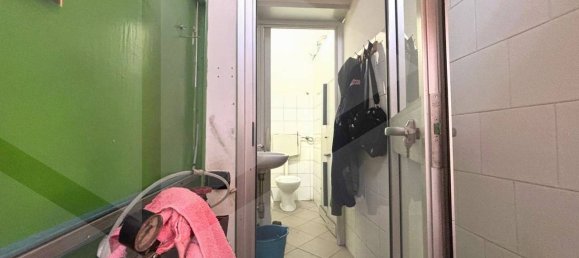 1-Zimmer Gewerbliche Immobilie in Pomigliano d'Arco, Italy, Nr. 25374 3