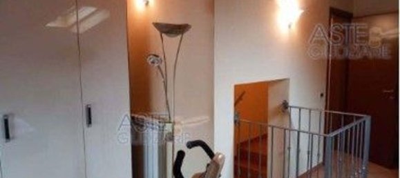 Квартира с 2 комнатами в Мирандола, Италия № 68811 19