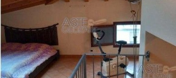 Квартира с 2 комнатами в Мирандола, Италия № 68811 5