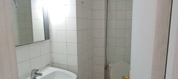 Apartamento de 3 dormitorios en Zaragoza, Spain No. 133842 10