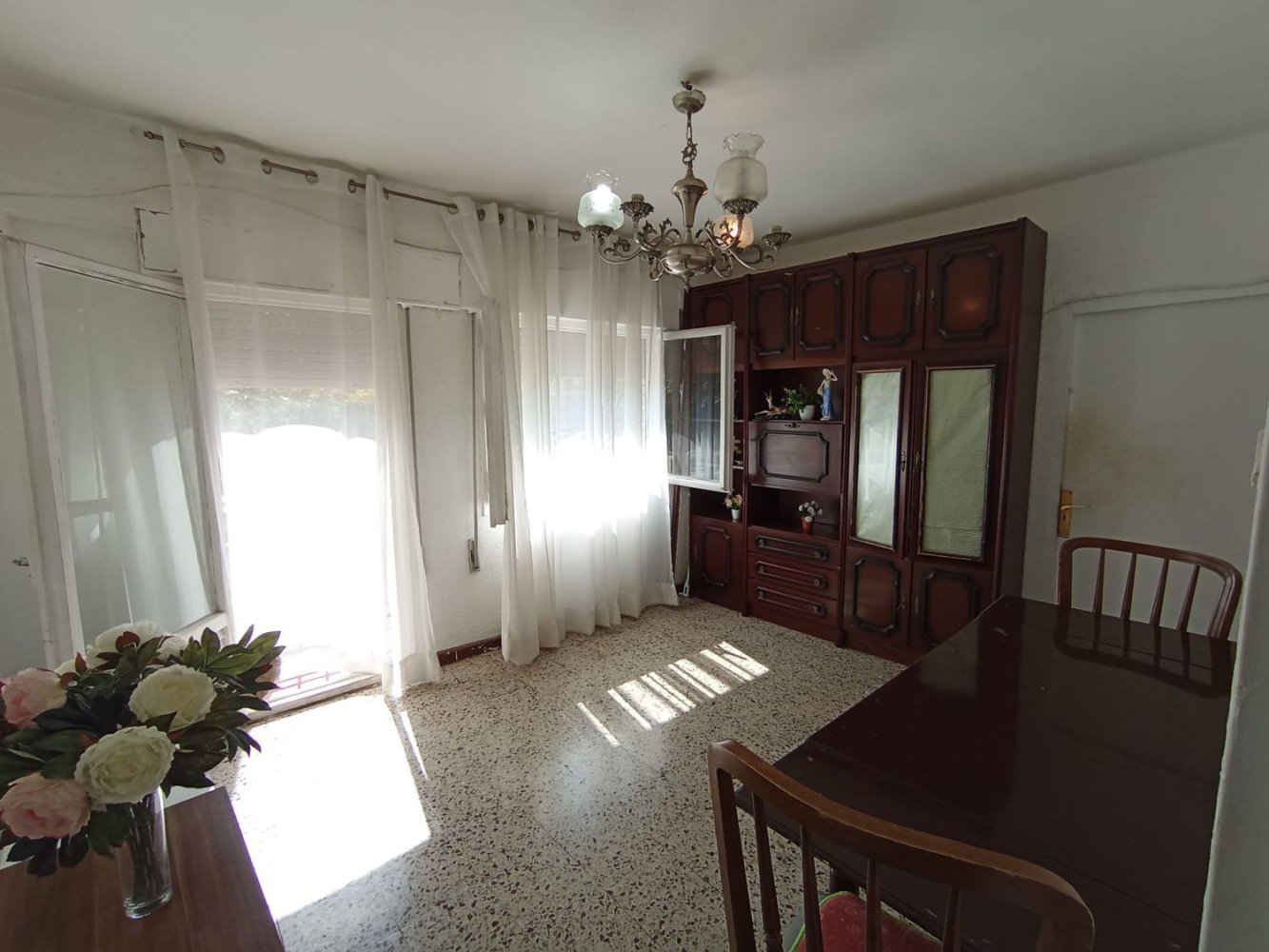 Apartamento de 3 dormitorios en Zaragoza, Spain No. 133842