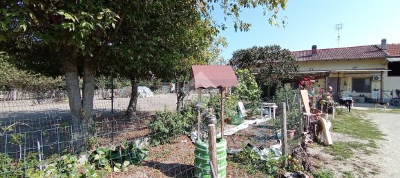 3 bedrooms House in Vigone, Italy No. 329621 2