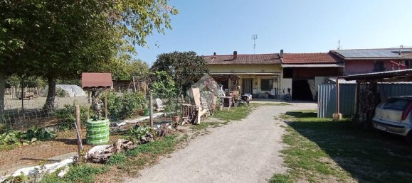 3 bedrooms House in Vigone, Italy No. 329621 3