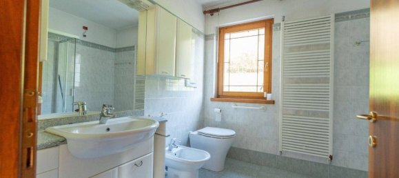 3 bedrooms Villa in Cesiomaggiore, Italy No. 283765 13