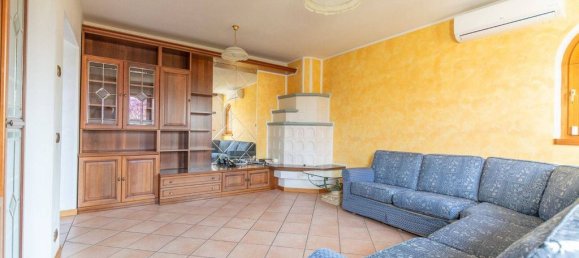 3 bedrooms Villa in Cesiomaggiore, Italy No. 283765 2