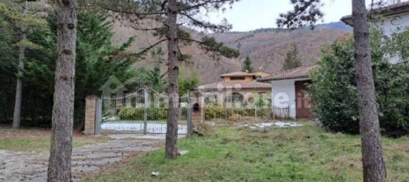 Коммерческая недвижимость с 5 комнатами в Гвальдо Тадино, Италия № 350698 15