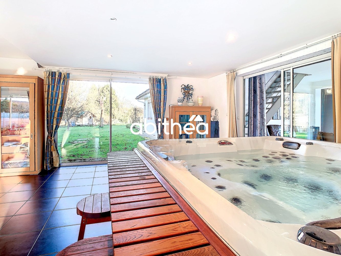 6 bedrooms House in Arras, France No. 297929