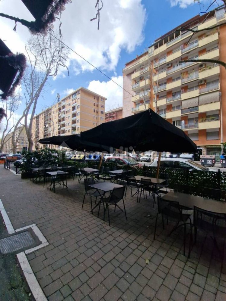 1غرفة عقار تجاري في Rome, Italy رقم 12415