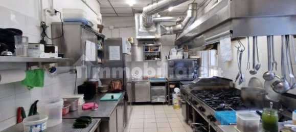 1غرفة عقار تجاري في Rome, Italy رقم 12415 17