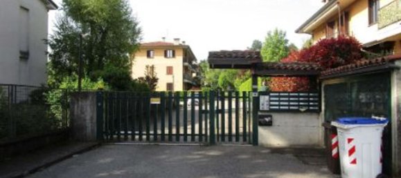 3غرفة شقة في Carate Brianza, Italy رقم 3676 2