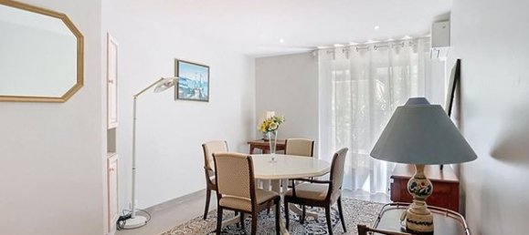 2 Schlafzimmer Wohnung in Saint-Raphael, France, Nr. 286899 8