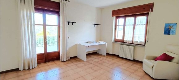 6 rooms Apartment in Settingiano, Italy No. 274333 18