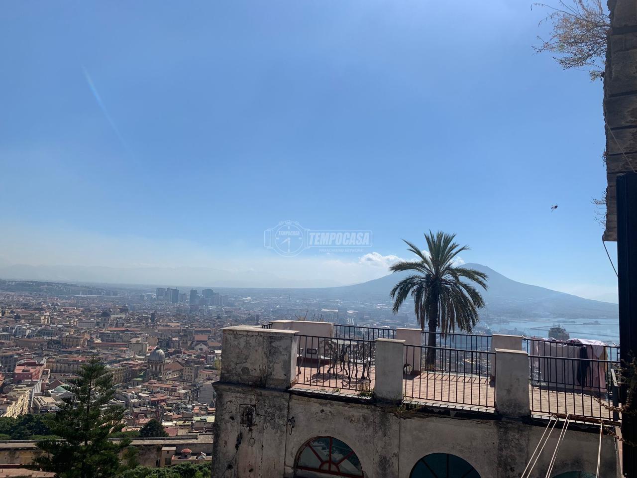 Apartamento de 4 divisões em Naples, Italy N.º 25528
