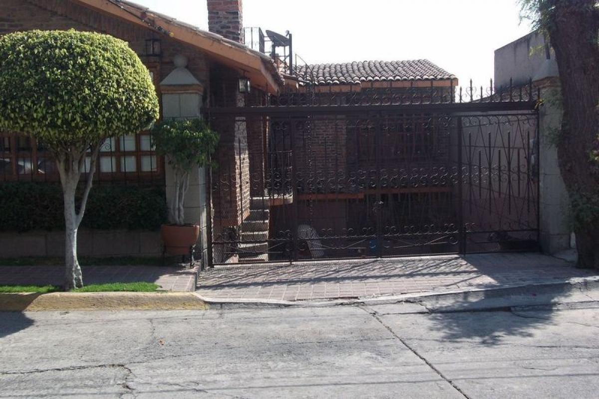 4 bedrooms House in Naucalpan de Juarez, Mexico No. 216076