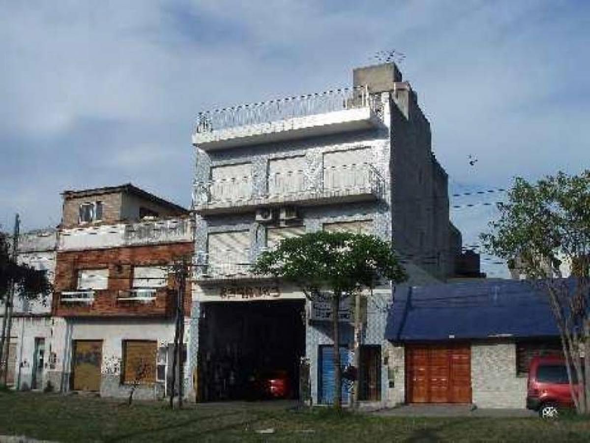 3 bedrooms Apartment in Avellaneda, Argentina No. 10312