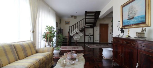 Duplex de 5 divisões em Casagiove, Italy N.º 135763 4