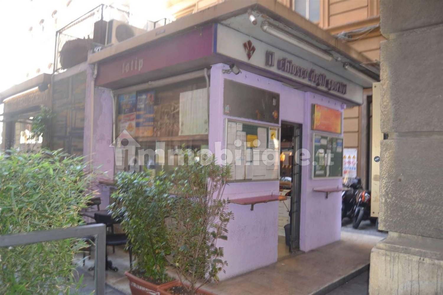 1 room Commercial property in Florence, Italy No. 35152