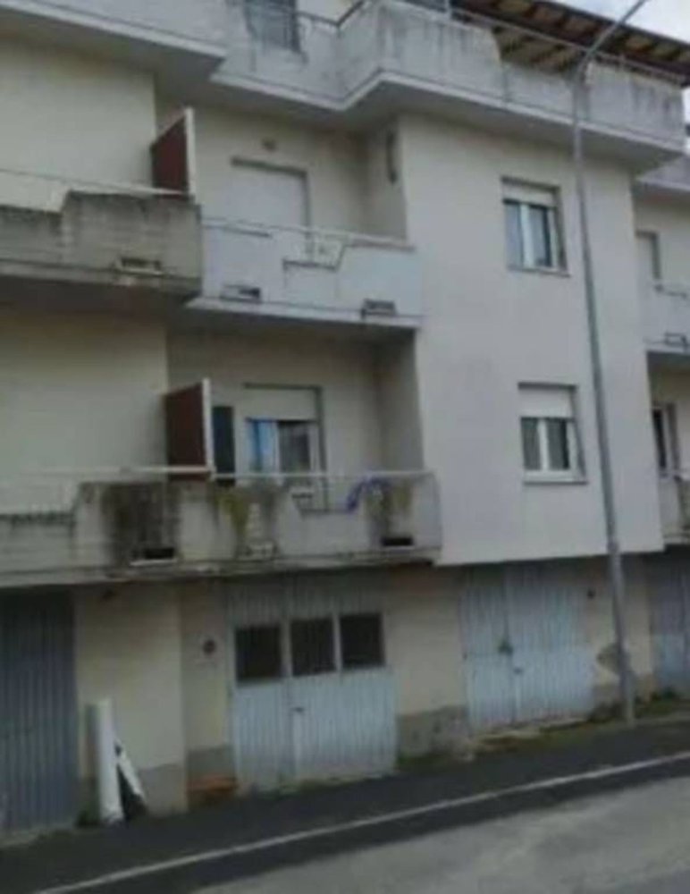 4 rooms Apartment in Corridonia, Italy No. 100520