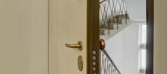 Apartamento de 4 habitaciónes en Turin, Italy No. 140897 5