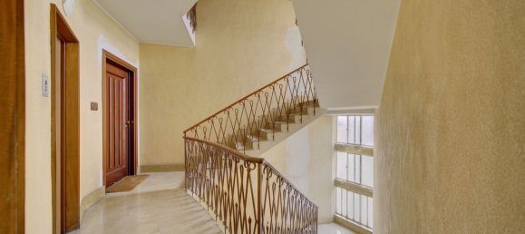 Apartamento de 4 habitaciónes en Turin, Italy No. 140897 4