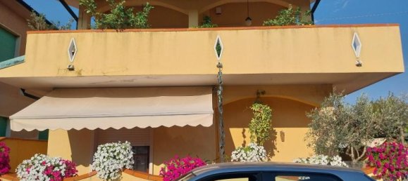 6 rooms House in Viareggio, Italy No. 232891 3