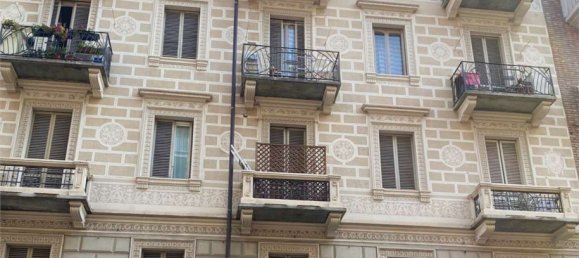 3 rooms Apartment in Turin, Italy No. 10325 2