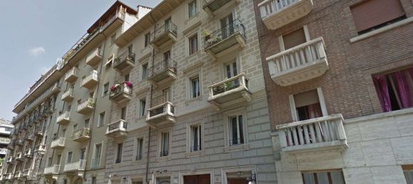 3 rooms Apartment in Turin, Italy No. 10325 4