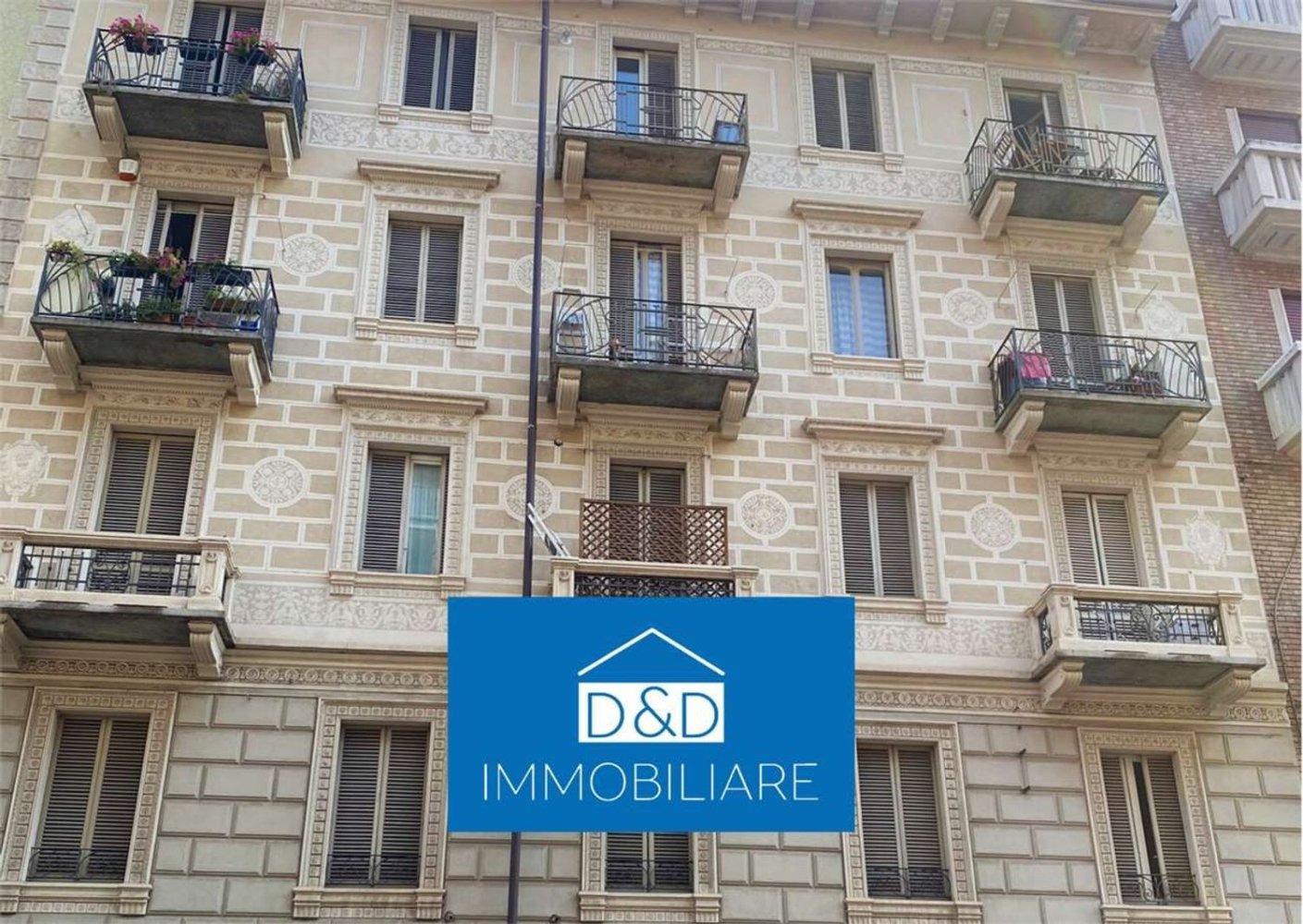 3 rooms Apartment in Turin, Italy No. 10325