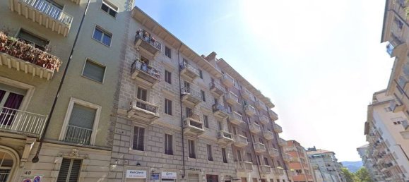 3 rooms Apartment in Turin, Italy No. 10325 5