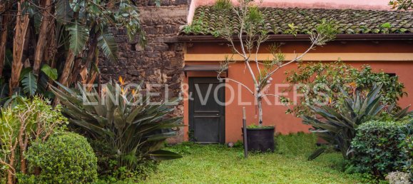 4 bedrooms Villa in Catania, Italy No. 128402 16