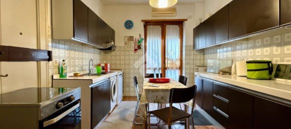 5 rooms Apartment in Asti, Italy No. 258959 9