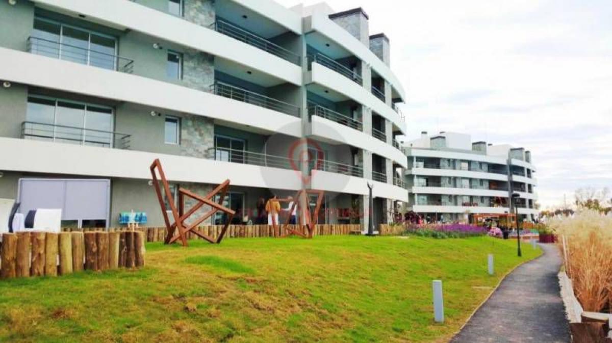 Studio in Pilar, Argentina No. 1250