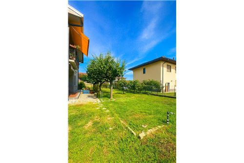 4 bedrooms Villa in Caltignaga, Italy No. 279262