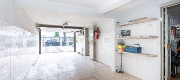 5 bedrooms House in Lisbon, Portugal No. 128986 17