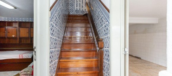 5 bedrooms House in Lisbon, Portugal No. 128986 26