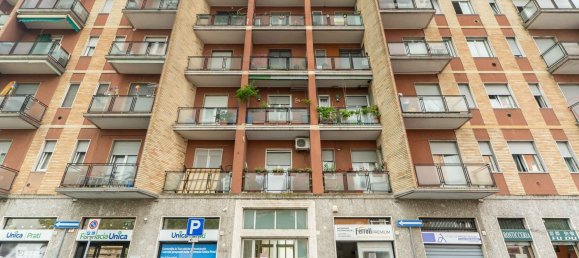 Apartamento de 3 dormitorios en Corsico, Italy No. 360551 7