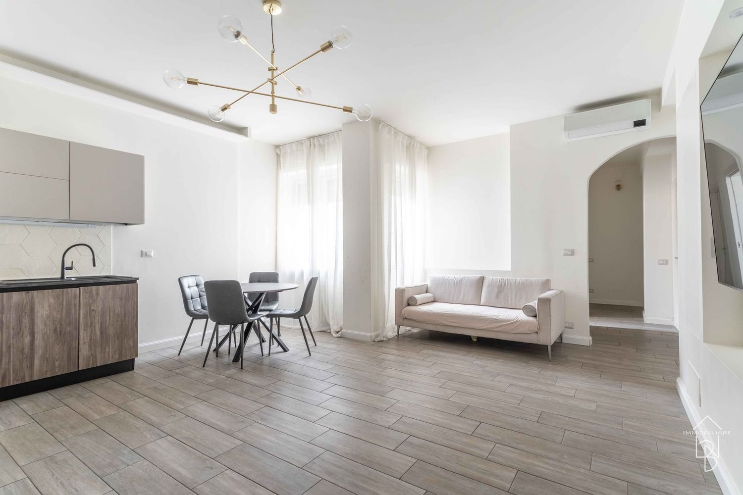 Apartamento de 3 dormitorios en Corsico, Italy No. 360551