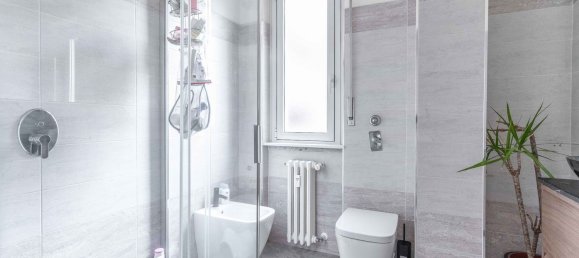 Apartamento de 3 dormitorios en Corsico, Italy No. 360551 19