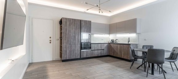 Apartamento de 3 dormitorios en Corsico, Italy No. 360551 5