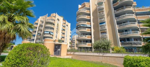 Квартира с 2 спальнями в Рим, Италия № 325121 36