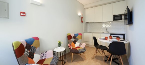 348m² Building in Leiria, Portugal No. 132002 4