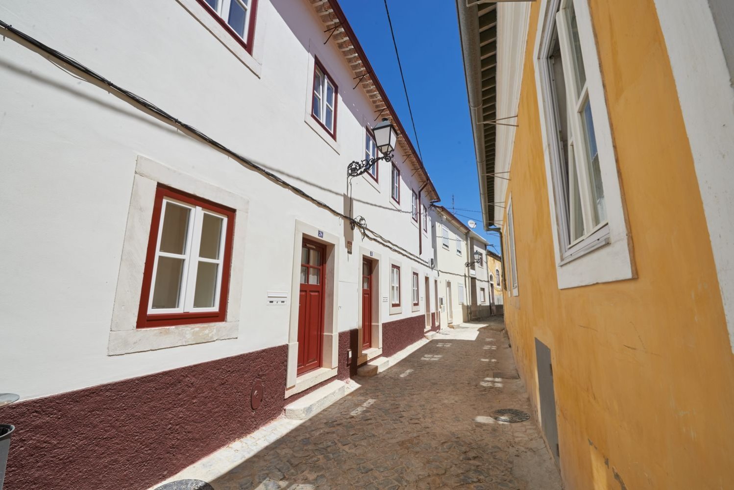 348m² Building in Leiria, Portugal No. 132002