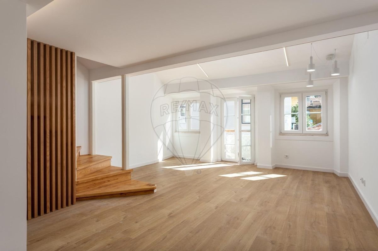 Дуплекс с 3 спальнями в Лиссабон, Португалия № 272745