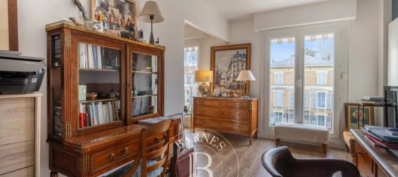 3 bedrooms Apartment in Versailles, France No. 161653 4