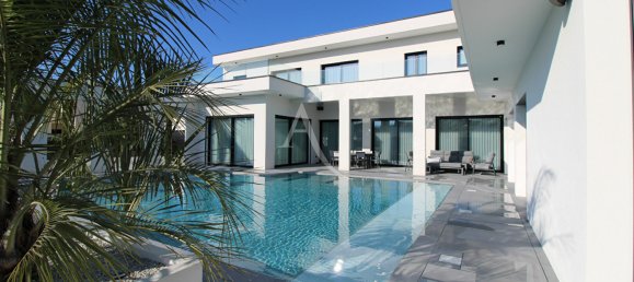 5 Schlafzimmer Haus in Saint-Gervais-la-Foret, France, Nr. 229715 2