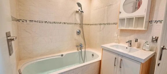 Studio in Croissy-sur-Seine, France No. 164710 2